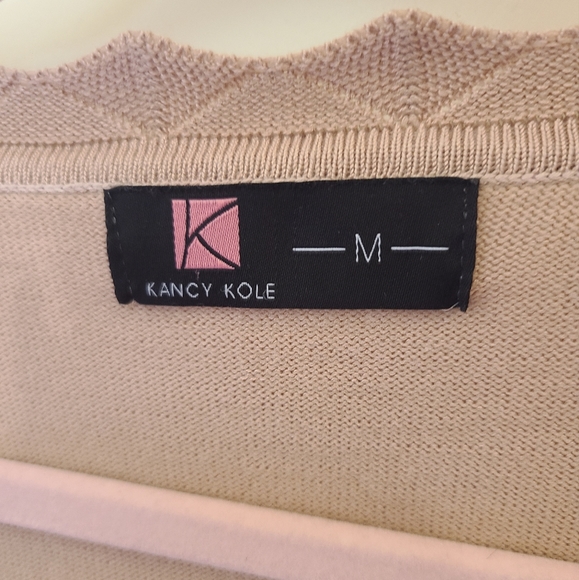 Kancy Kole Short Sleeve Cardian - READ DESCRIPTION - Picture 3 of 4